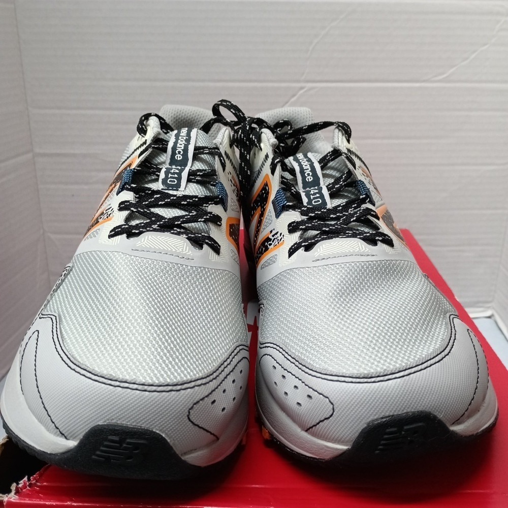New Balance 410v8 Trail Running Shoes Men Sz 11.5 4E WIDE Grey Sneakers MT410CA8 - Picture 2 of 8